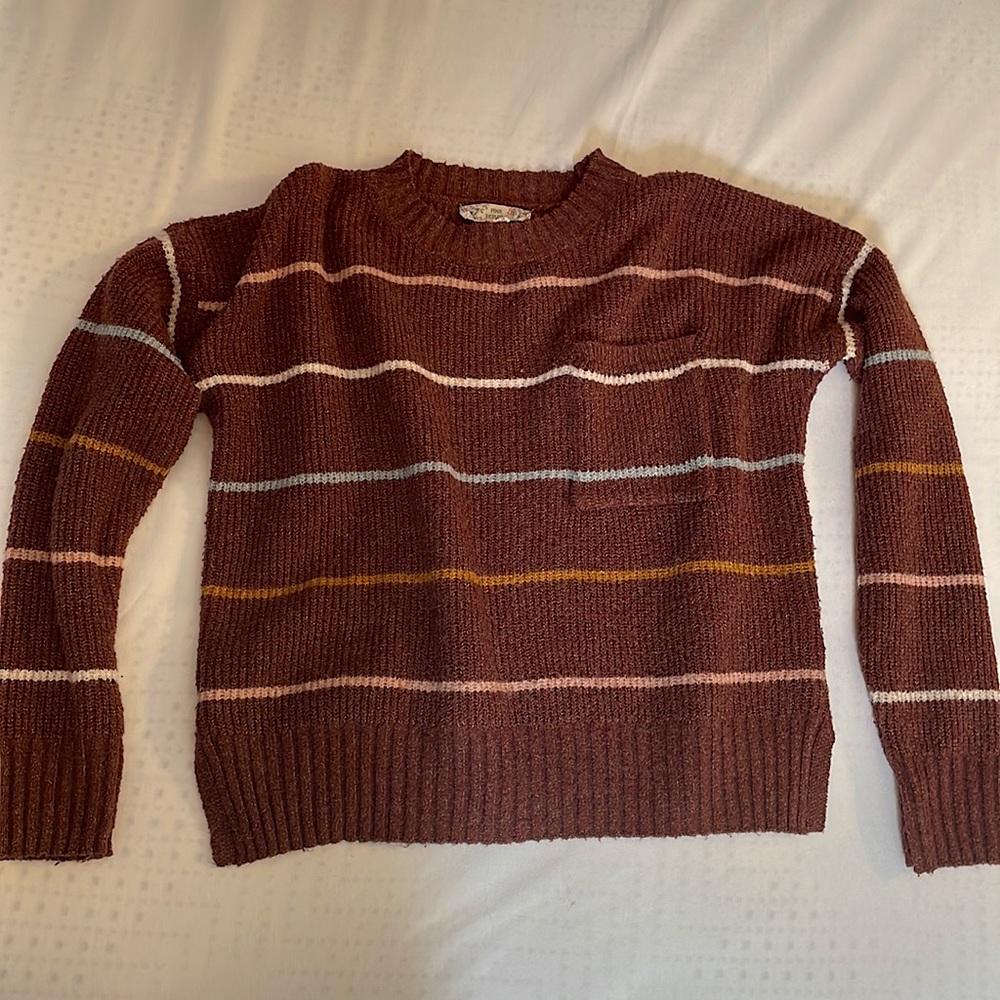 Pink Republic maroon cropped sweater! Size Medium. Fits true to size.